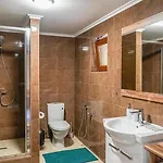 гора شقة شايان